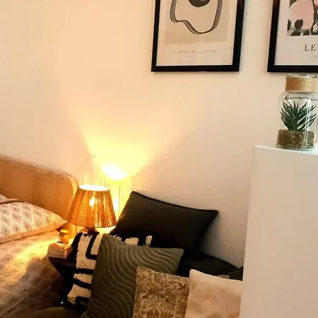 Apartment Escapade A *